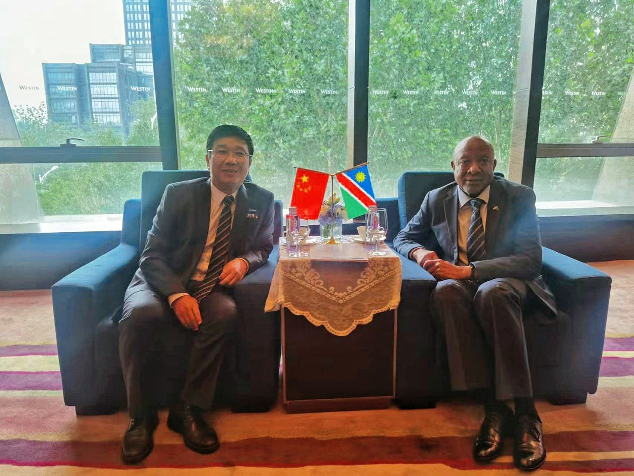 中非合作论坛期间Jinnianhui资源 董事长王平卫拜会三国总统